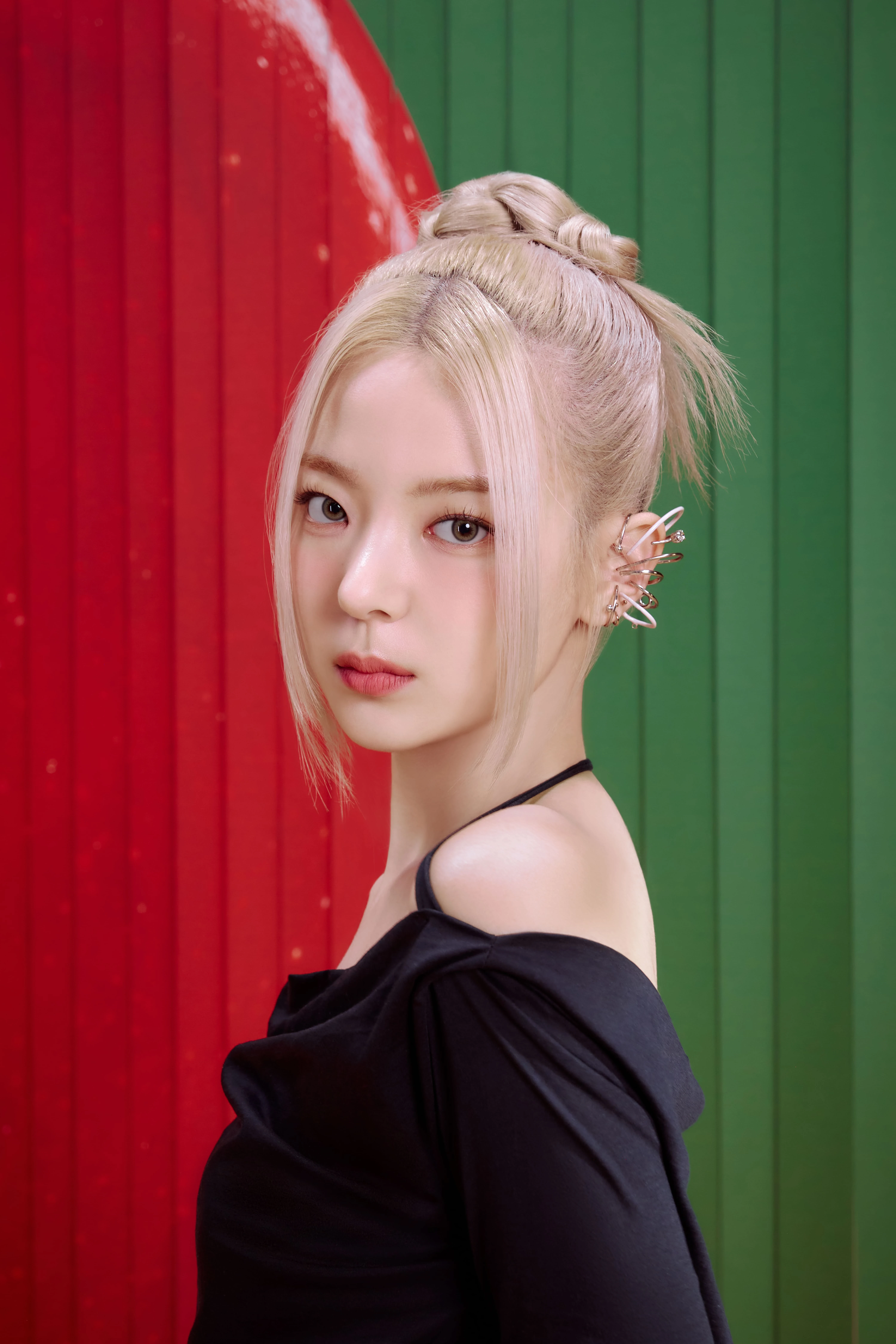 Editorial gallery of Lia (ITZY) styled in neutral winter outfits highlighting sapphire, burgundy, and smoked grays, highlighting steel blue, cranberry, optic white, graphite, and imperial purple.